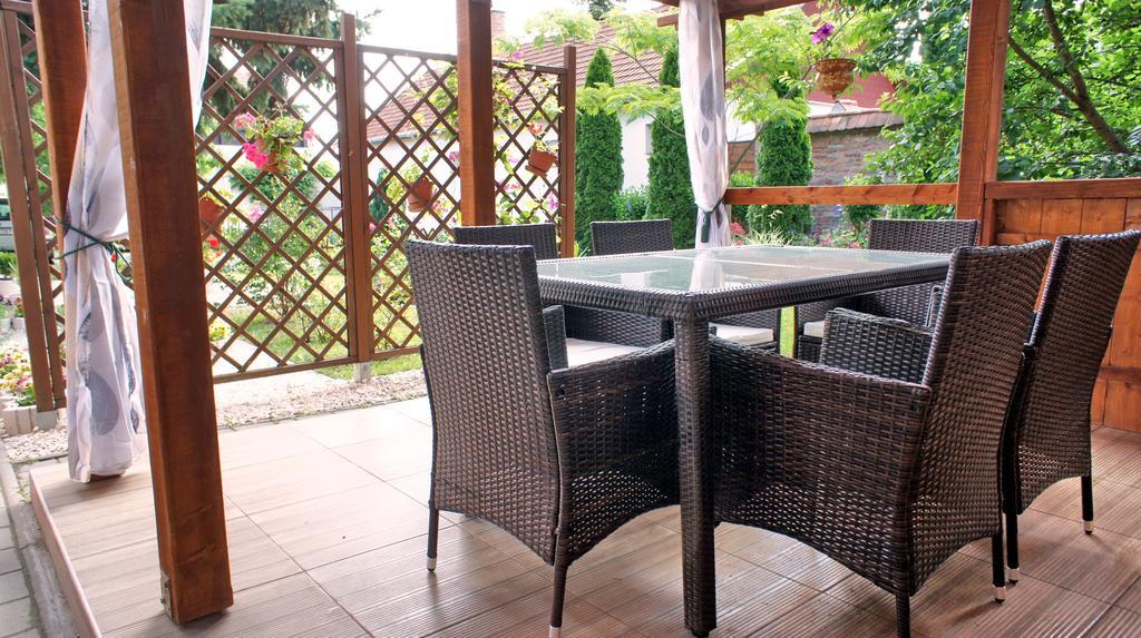 Hajnal Apartman Villa Gyula Exterior foto