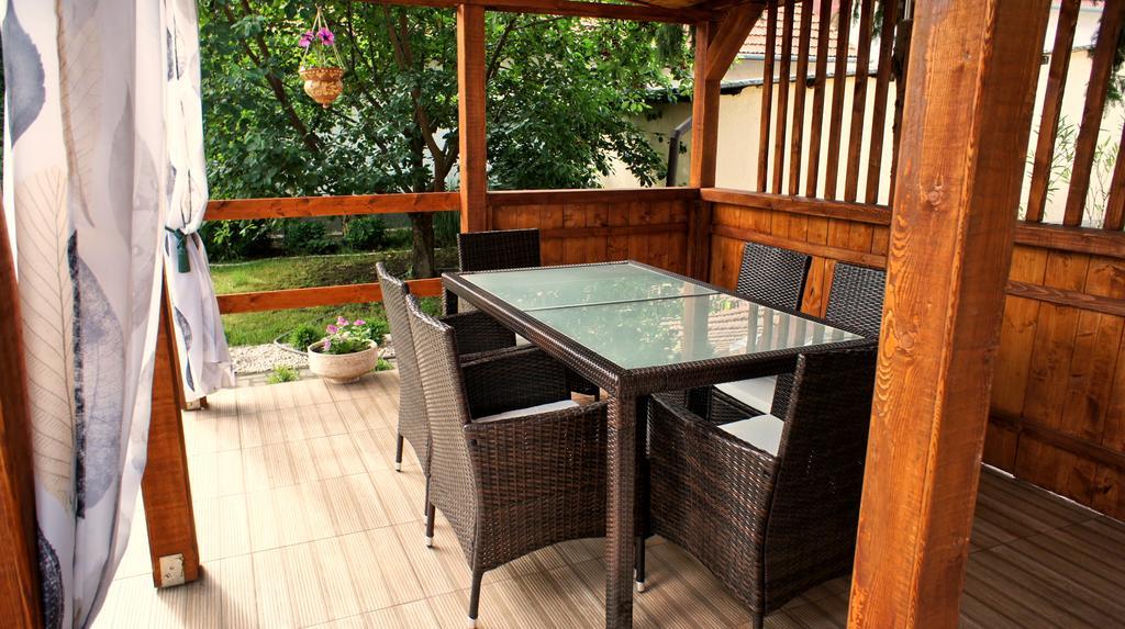 Hajnal Apartman Villa Gyula Exterior foto